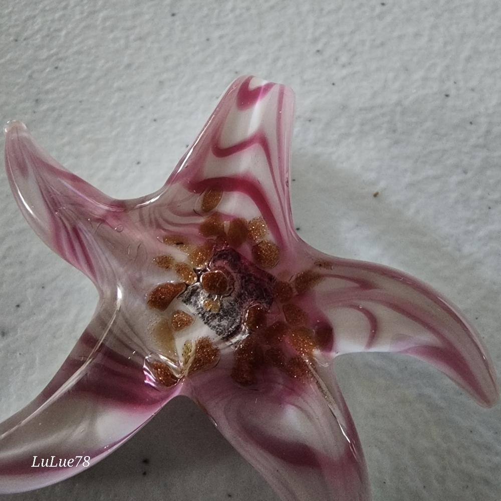 Pink and White Glass Starfish Pendant - Picture 3 of 9